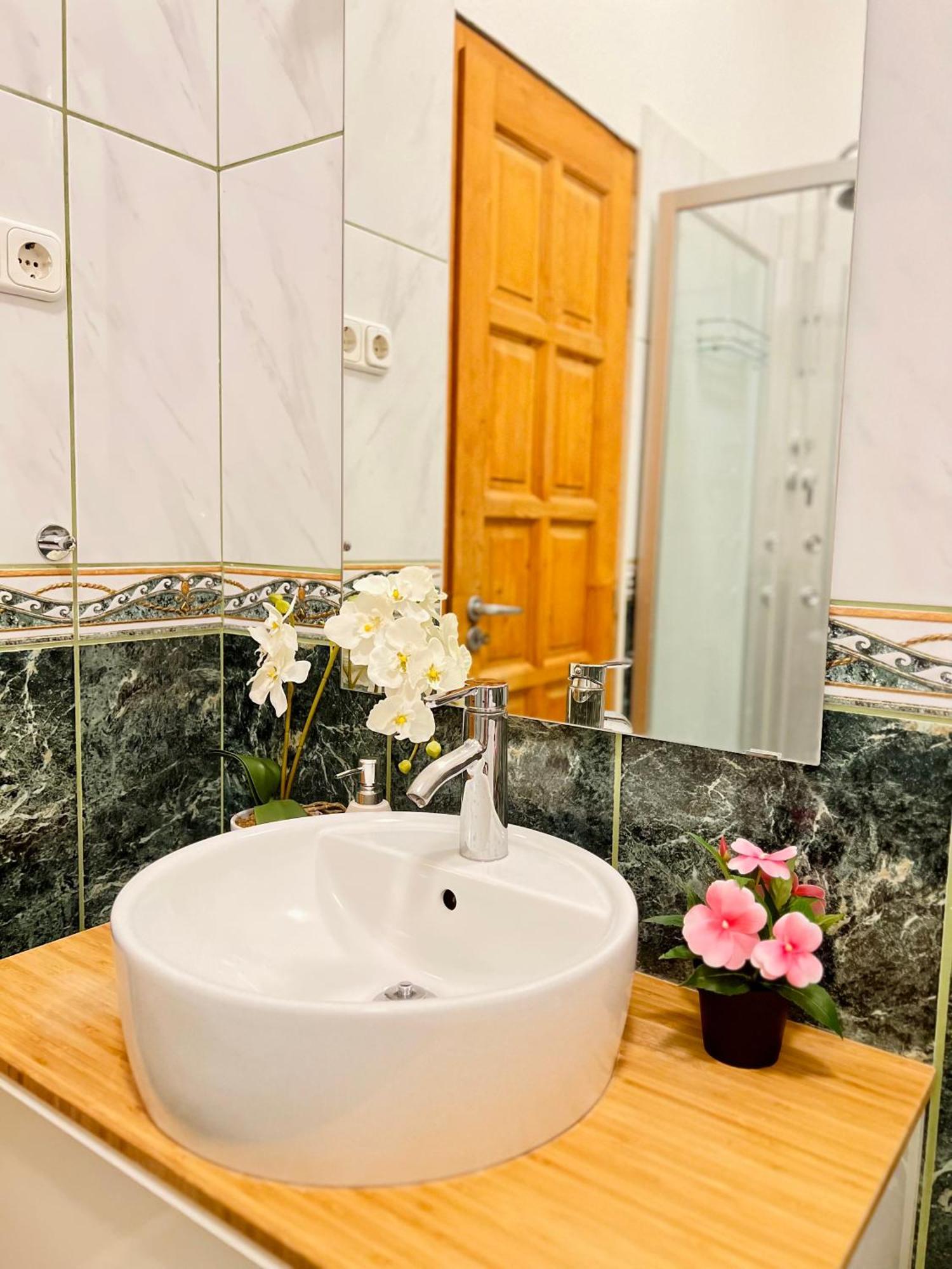 Kerepesi 3 - Opposite Keleti Station Apartman Budapest Kültér fotó